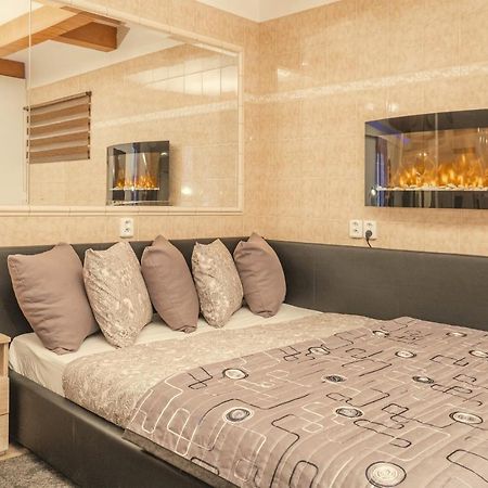 Wellness Studio! Finnish Sauna, Whirlpool, Gym & More! Прага Екстериор снимка
